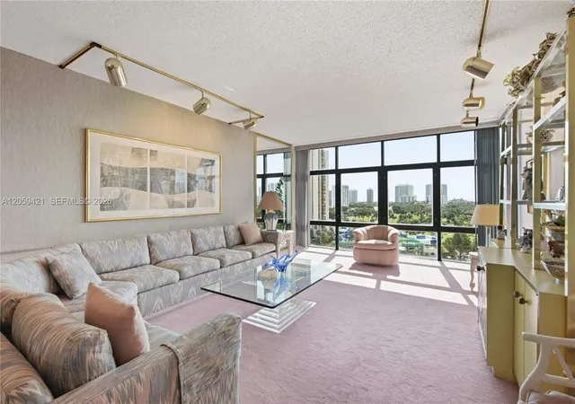 2nd image of 20100 W Country Club Dr #1206, Aventura, FL 33180 | MLS# A12059421