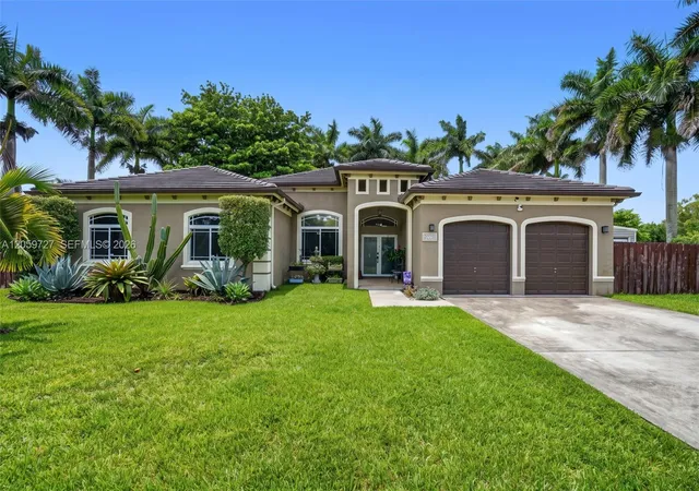 2nd image of 32251 Sw 204th Ct, Homestead, FL 33030 | MLS# A12059727