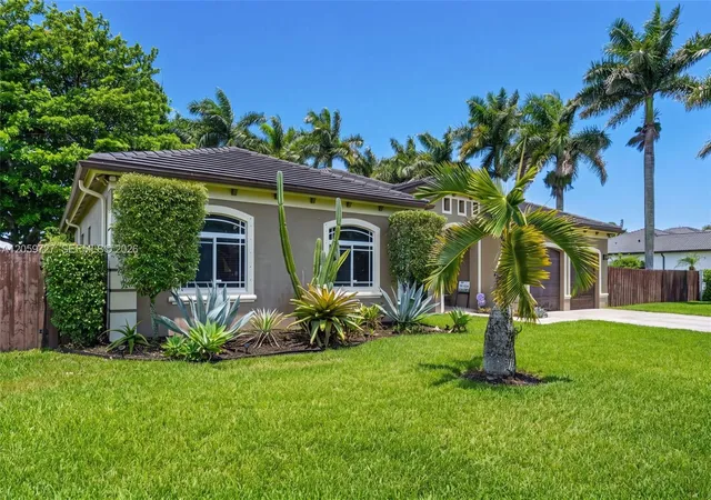 5th image of 32251 Sw 204Th Ct, Homestead, FL 33030 | MLS# A12059727