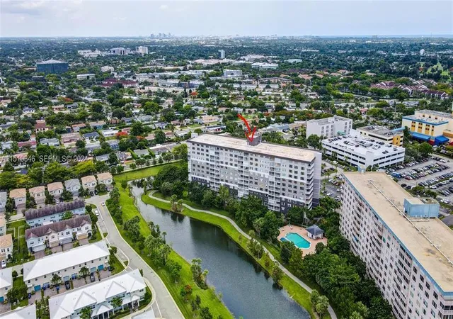 Photo 2 of Condo for sale at 3850 Washington St #812, Hollywood, FL 33021 | MLS# B26056484 | Listing updated on 2026-09-23
