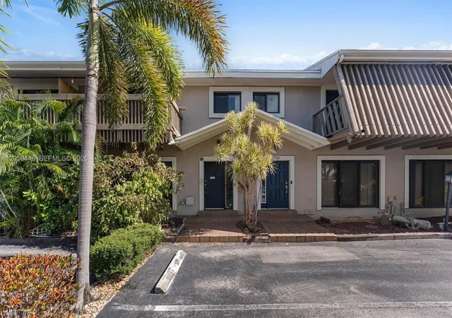 3rd image of 3732 Ne 166Th St #115, North Miami Beach, FL 33160 | MLS# A12059446