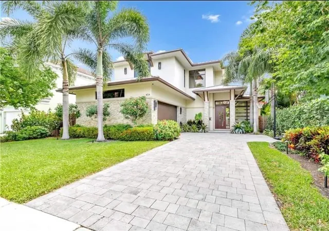 Photo 2 of Single family home for sale at 404 Ne 13th Avenue, Fort Lauderdale, FL 33301 | MLS# B26056577 | Listing updated on 2026-10-08
