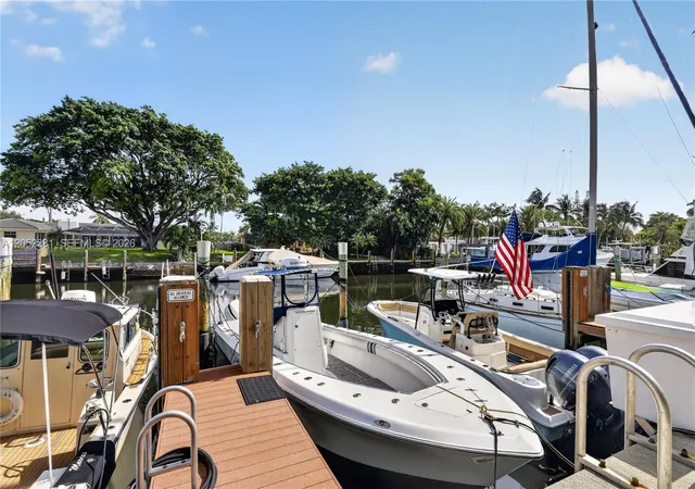 1st image of 2561 Ne 15th St, Pompano Beach, FL 33062 | MLS# A12052381