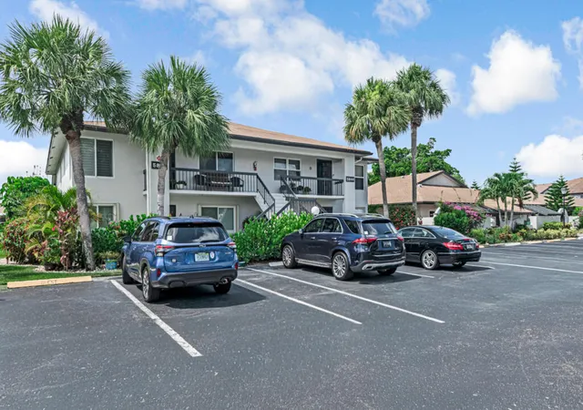2nd image of 5844 Areca Palm Ct #C, Delray Beach, FL 33484 | MLS# B26056634