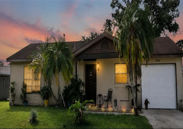 1st image of 2522 Se Mariposa Ave, Port St Lucie, FL 34952 | MLS# B26056676