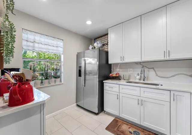 Photo 3 of Sale Pending at 112 Lake Constance Dr, West Palm Beach, FL 33411 | MLS# B26056690 | Listing updated on 2026-10-06