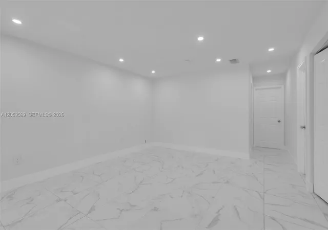 5th image of 3120 Sw 17Th St, Fort Lauderdale, FL 33312 | MLS# A12059599