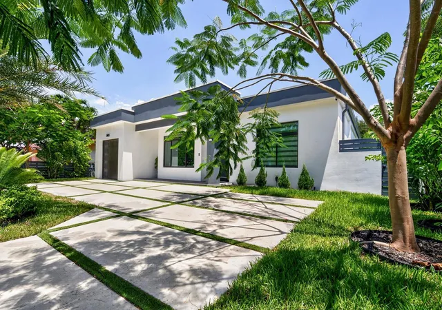 Photo 1 of Single family home for sale at 3933 Washington St, Hollywood, FL 33021 | MLS# B26056695 | Listing updated on 2026-09-23