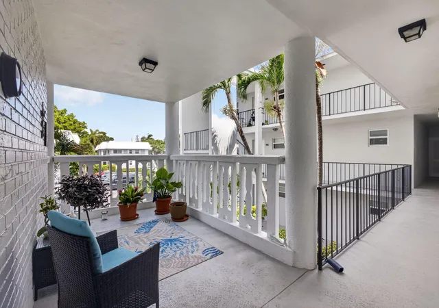 2nd image of 29 Colonial Club Dr #202, Boynton Beach, FL 33435 | MLS# B26056785