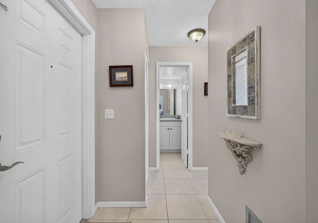 3rd image of 29 Colonial Clb Dr, Boynton Beach, FL 33435