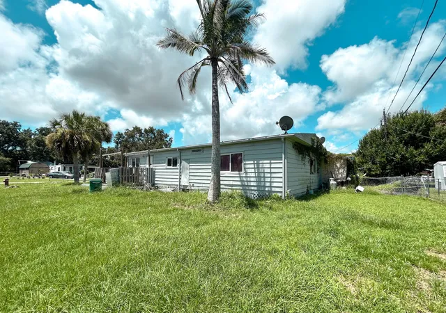 4th image of 5106 Deanna Ln, Fort Pierce, FL 34946 | MLS# B26056865