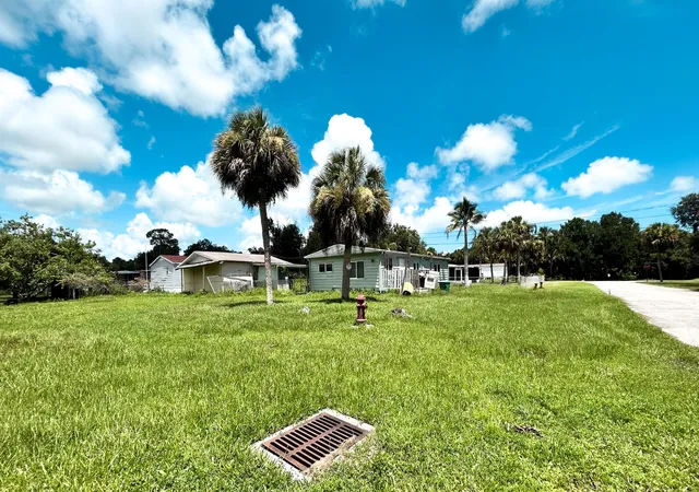 5th image of 5106 Deanna Ln, Fort Pierce, FL 34946 | MLS# B26056865