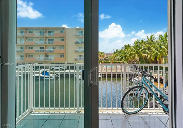 4th image of 3536 Ne 168Th St #206, North Miami Beach, FL 33160 | MLS# A12060004