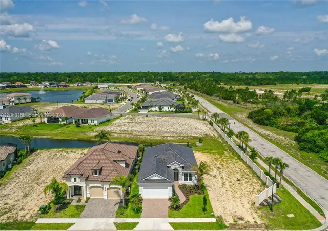 3rd image of 3 Rio Vista Dr, Palm Coast, FL 32137 | MLS# A12060166