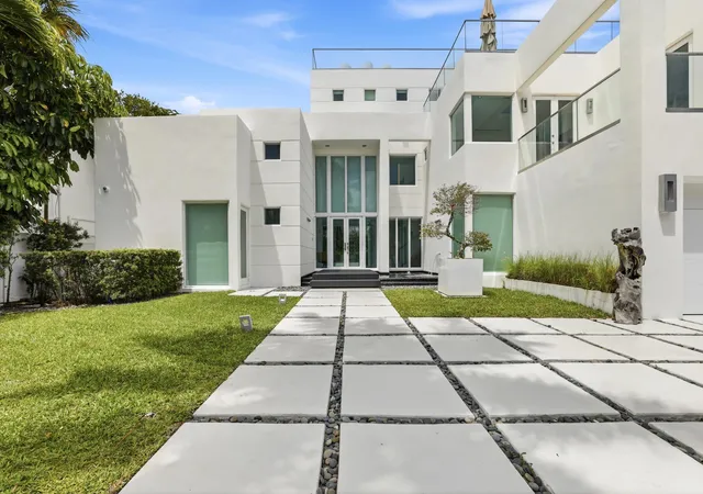 2nd image of 3017 N Atlantic Blvd, Fort Lauderdale, FL 33308 | MLS# B26056925