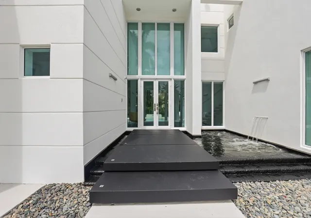 3rd image of 3017 N Atlantic Blvd, Fort Lauderdale, FL 33308 | MLS# B26056925