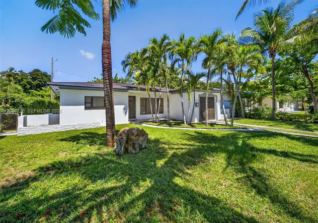 2nd image of 17150 Ne 18th Ave, North Miami Beach, FL 33162 | MLS# A12060226
