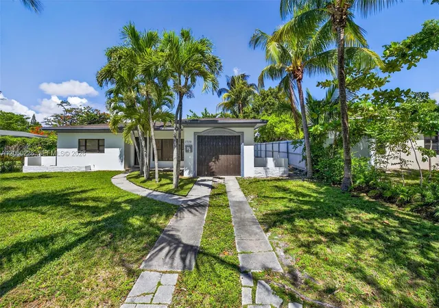 3rd image of 17150 Ne 18Th Ave, North Miami Beach, FL 33162 | MLS# A12060226