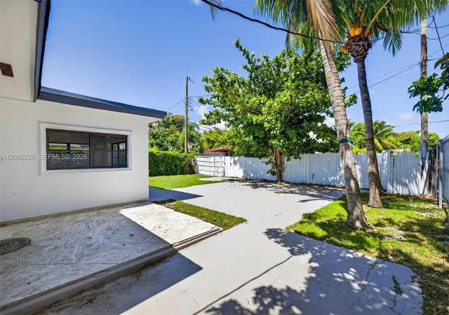 70th image of 17150 Ne 18th Ave, North Miami Beach, FL 33162 | MLS# A12060226