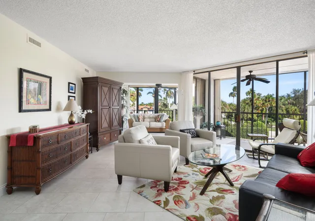 Listing Photo 5 - Condo for sale in building located at 1825 Mooringline Dr, Vero Beach, FL 32963 - Unit #2-F