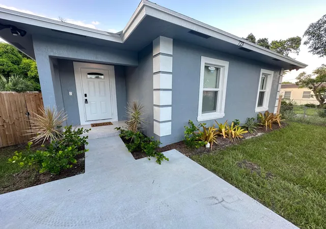 Photo 1 of Single family home for sale at 723 20th Street, West Palm Beach, FL 33407 | MLS# B26057017 | Listing updated on 2026-09-26