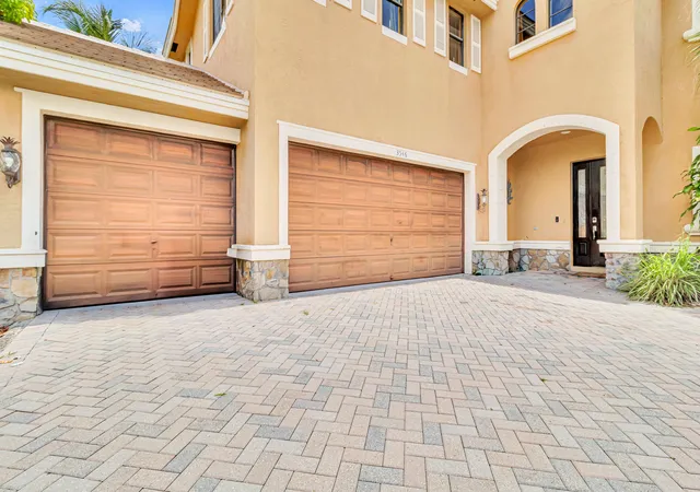 Photo 3 of Single family home for sale at 3546 Collonade Dr, Wellington, FL 33449 | MLS# B26057061 | Listing updated on 2026-10-09