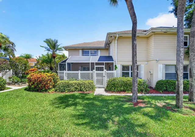 Townhouse for sale at 3504 Medford Ct, Boynton Beach, FL 33436 | MLS# B26057072