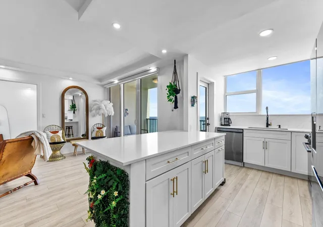 Photo 3 of Condo for sale at 1237 Hillsboro Mile #604, Hillsboro Beach, FL 33062 | MLS# B26057135 | Listing updated on 2026-09-24