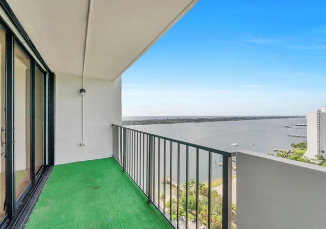 Photo 2 of Condo for sale at 5600 N Flagler Dr #2504, West Palm Beach, FL 33407 | MLS# B26057173 | Listing updated on 2026-09-24