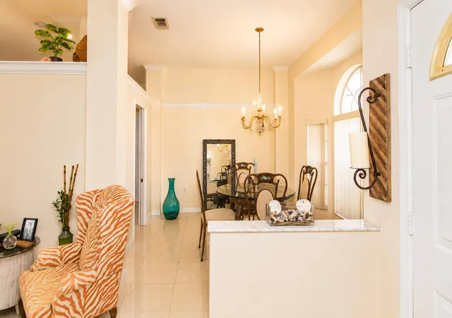 4th image of 1542 Sw Jasmine Tr, Palm City, FL 34990 | MLS# B26057186
