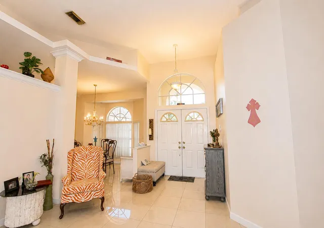 5th image of 1542 Sw Jasmine Tr, Palm City, FL 34990 | MLS# B26057186
