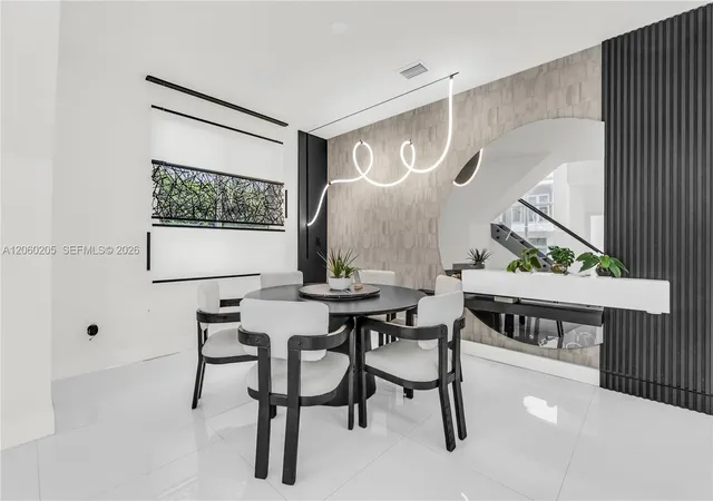 4th image of 9730 Nw 74Th Ter, Doral, FL 33178 | MLS# A12060205