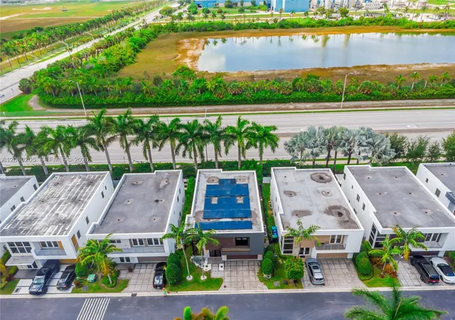 71st image of 9730 Nw 74th Ter, Doral, FL 33178 | MLS# A12060205