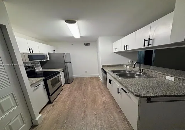 5th image of 460 S Park Rd #101, Hollywood, FL 33021 | MLS# A12061149