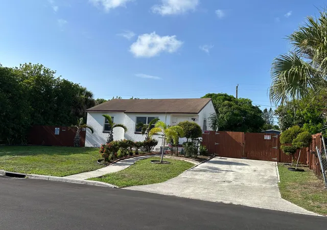 16th image of 614 42nd St, West Palm Beach, FL 33407 | MLS# B26057517