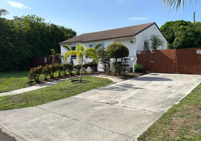 1st image of 614 42nd St, West Palm Beach, FL 33407 | MLS# B26057517