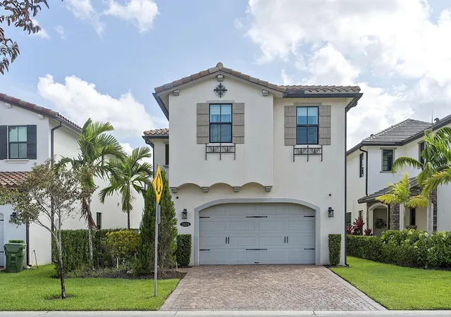 3rd image of 11824 Sw 13Th Ct, Pembroke Pines, FL 33025 | MLS# B26057544