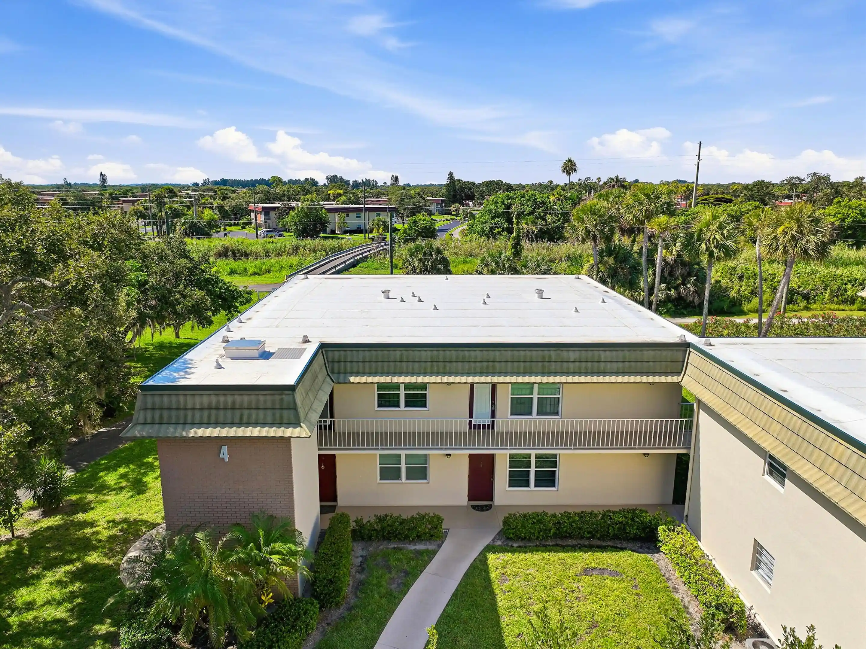 Listing Photo 1 - Condo for sale in 4 Vis Gdns Trl located at 4 Vis Gdns Trl, Vero Beach, FL 32962 - Unit #Unit 207