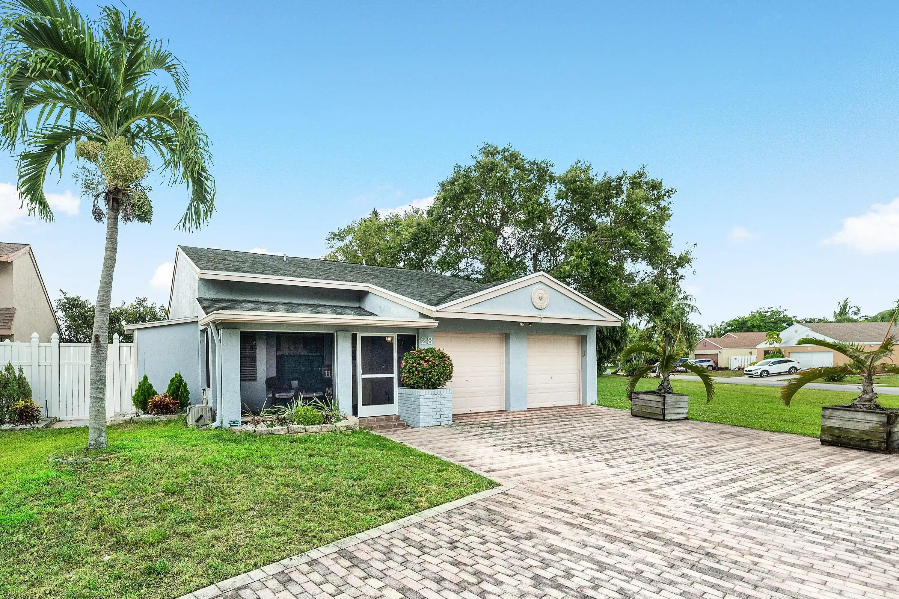 Photo 1 of Single family home for sale at 28 Paxford Ln, Boynton Beach, FL 33426 | MLS# B26057666 | Listing updated on 2026-10-27