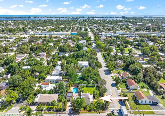 Photo 3 of Single family home for sale at 735 Forest Hl Blvd, West Palm Beach, FL 33405 | MLS# B26057782 | Listing updated on 2026-10-01