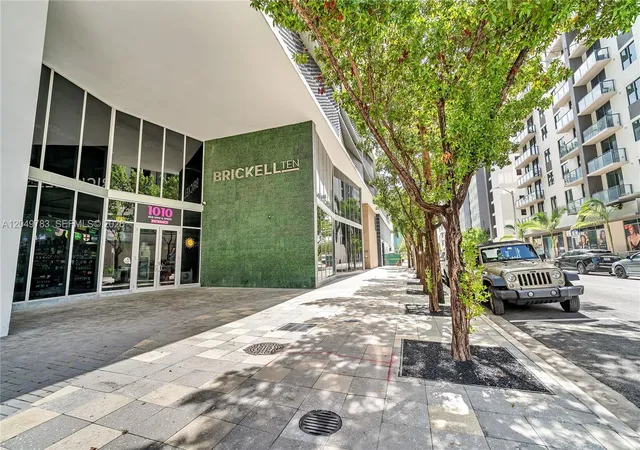 3rd image of 1010 Sw 2Nd Ave #2201, Miami, FL 33130 | MLS# A12049783
