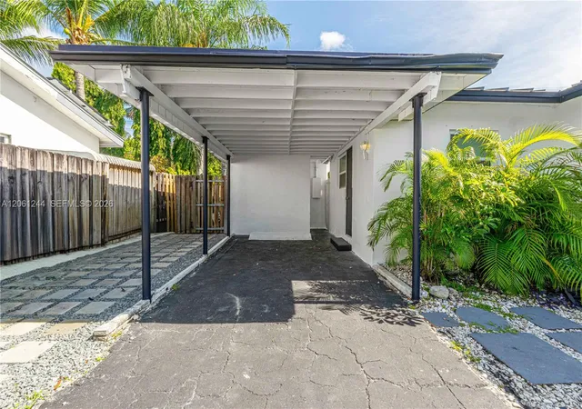 3rd image of 731 Ne 16Th St, Fort Lauderdale, FL 33304 | MLS# A12061244