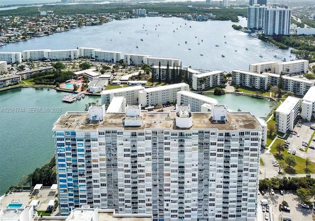 2nd image of 18051 Biscayne Blvd #801, Aventura, FL 33160 | MLS# A12061744