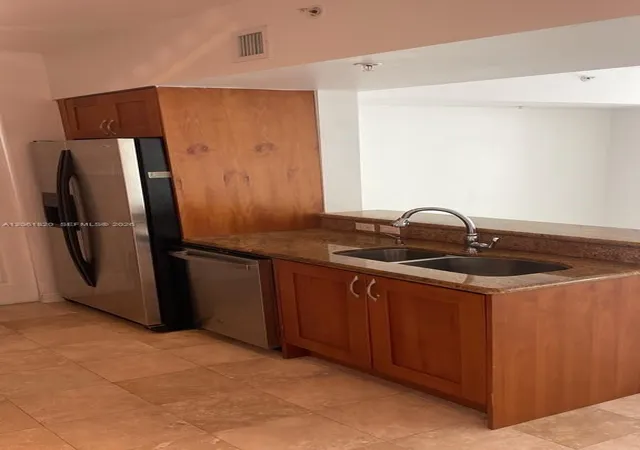 2nd image of 1755 E Hallandale Beach Blvd #1605E, Hallandale Beach, FL 33009 | MLS# A12061820