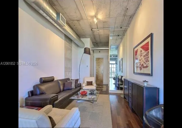 4th image of 410 Nw 1St Ave #303, Fort Lauderdale, FL 33301 | MLS# A12061852