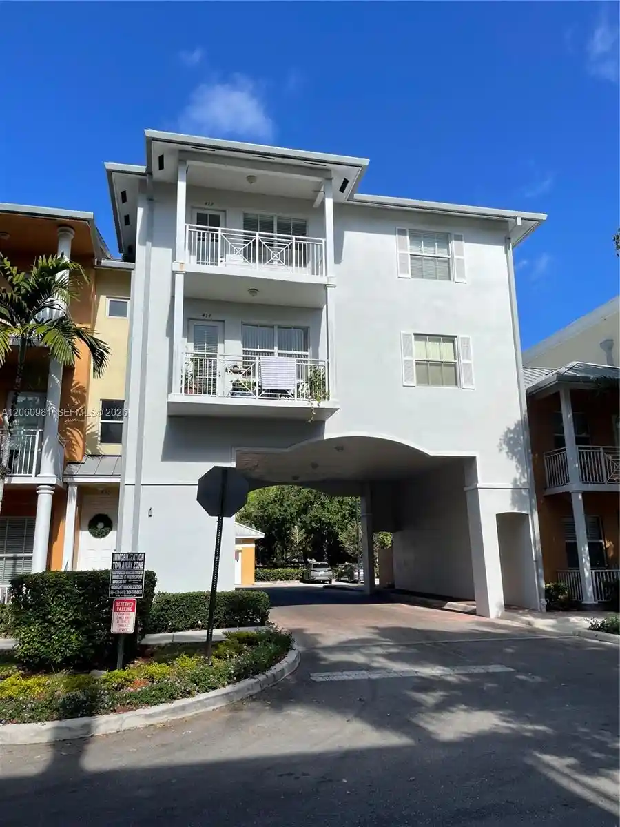 Listing Photo 1 - Condo for sale in 412 SW 13th Ter located at 412 SW 13th Ter, Fort Lauderdale, FL 33312 - Unit #412
