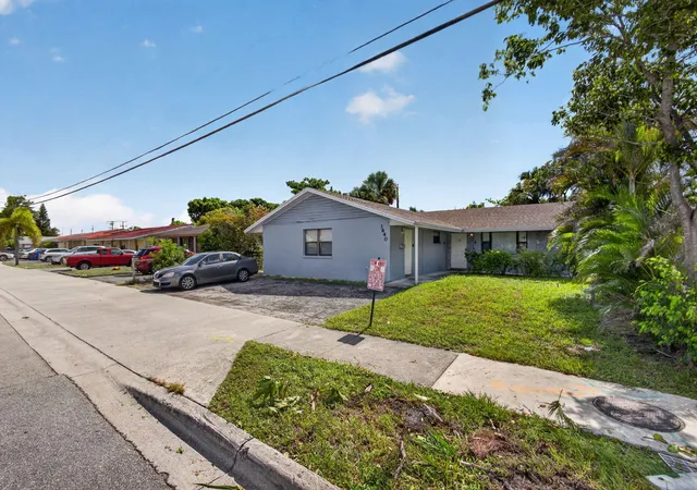 Photo 3 of Sale Pending at 3640 Ave J, West Palm Beach, FL 33404 | MLS# B26057919 | Listing updated on 2026-09-20