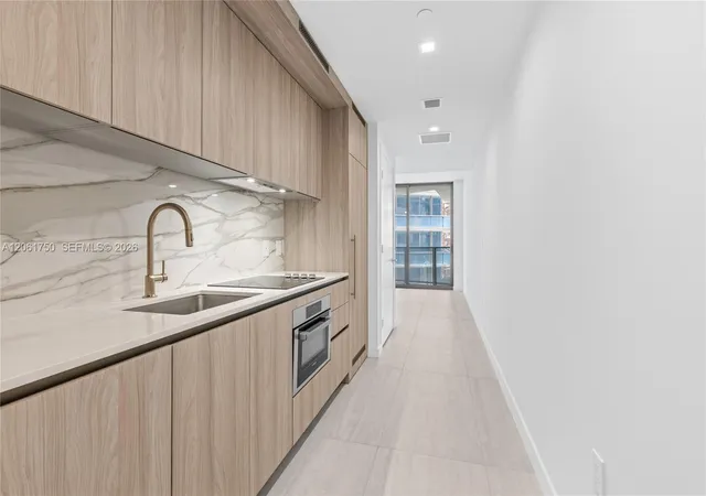 2nd image of 77 Se 5th St #2205, Miami, FL 33131 | MLS# A12061750
