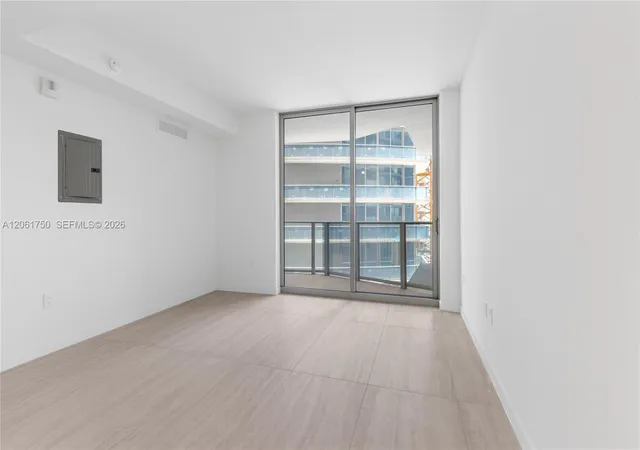 4th image of 77 Se 5Th St #2205, Miami, FL 33131 | MLS# A12061750