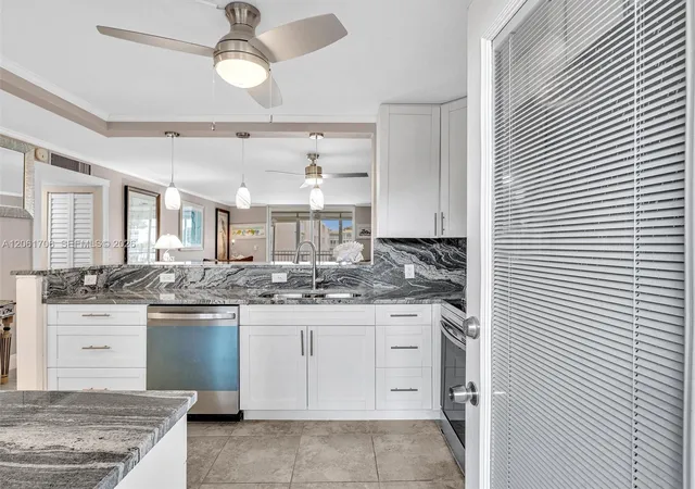 4th image of 201 Se 11Th Ter, Dania Beach, FL 33004